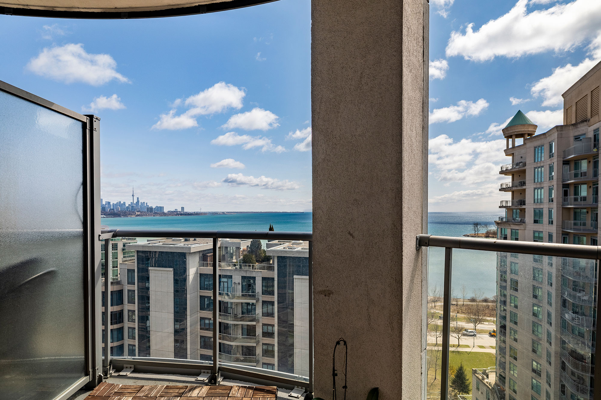 Waterford Towers Suite 04