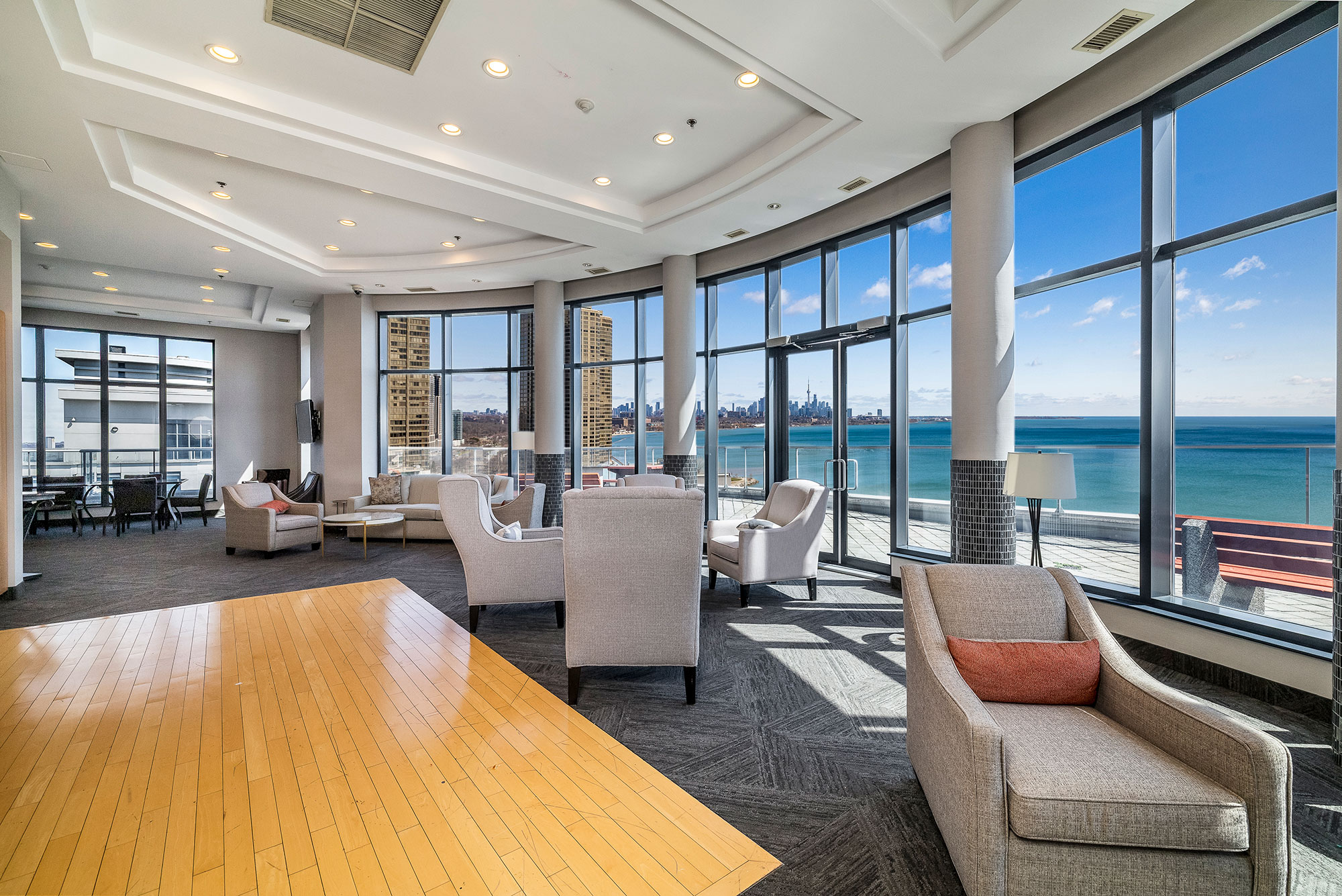 Waterford Towers Suite 1504 Amenities